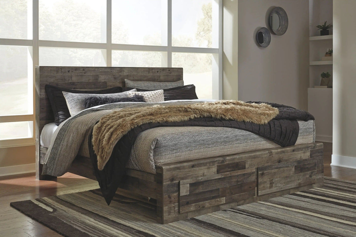 Derekson - Panel Bed, King, Dark Gray