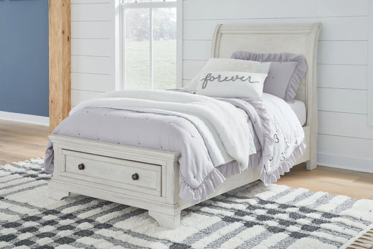 Robbinsdale - Sleigh Bed, King, White