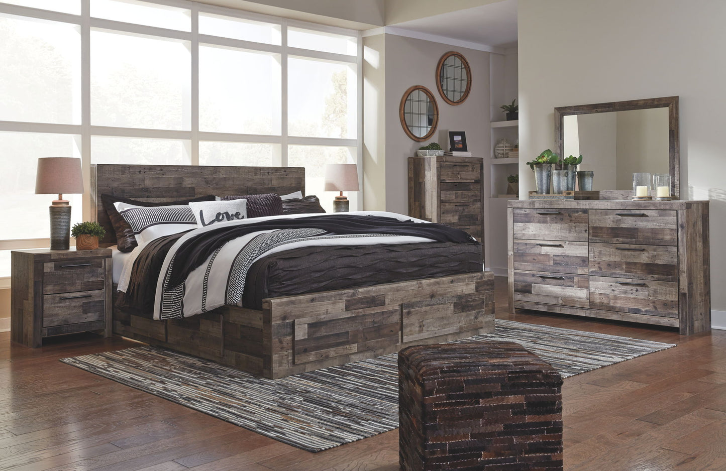 Derekson - Panel Bed, King, Dark Gray