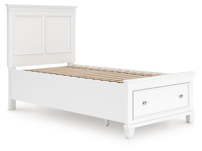 Fortman - Panel Bed, Full, White