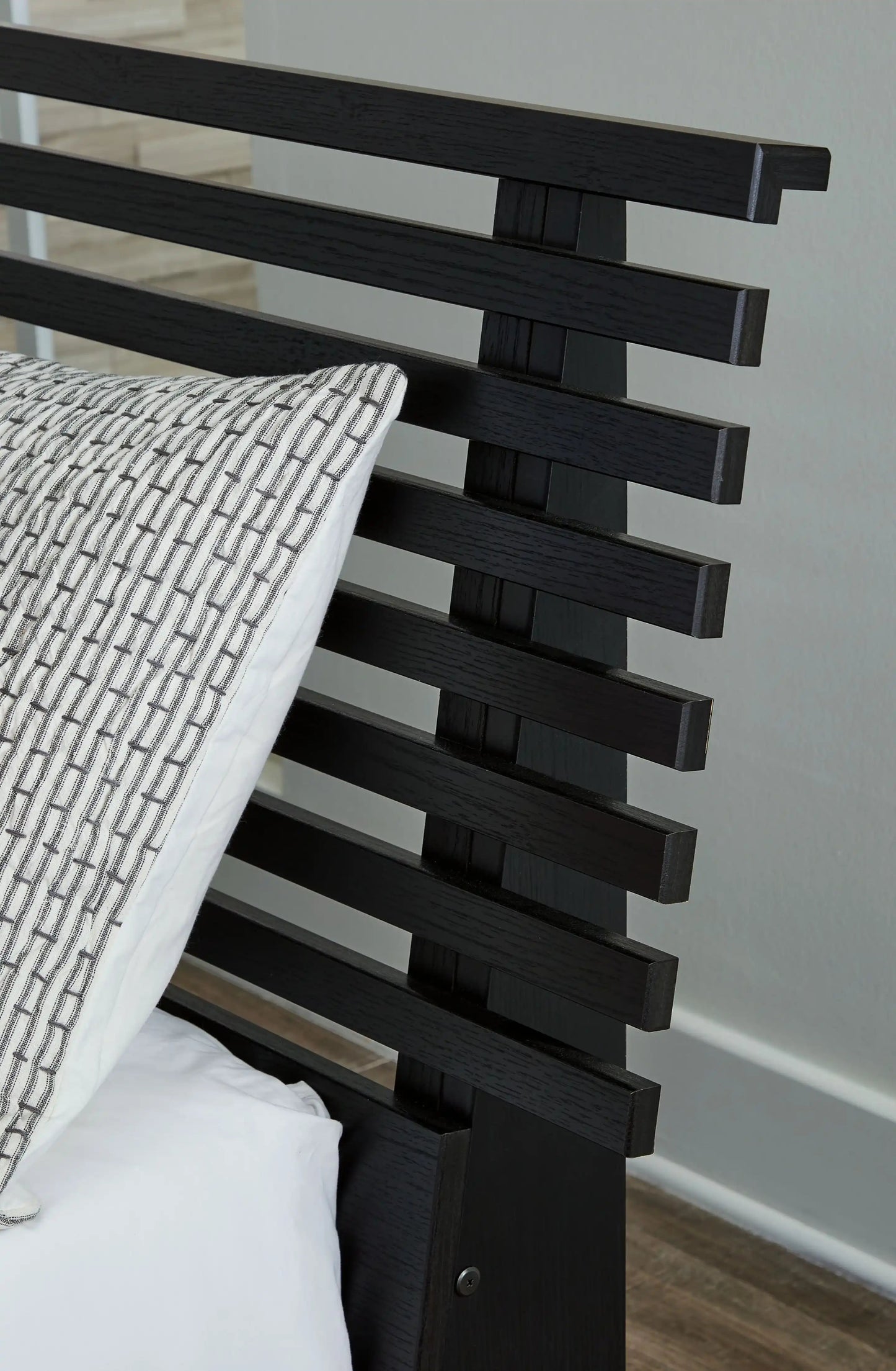 Danziar - Slat Headboard