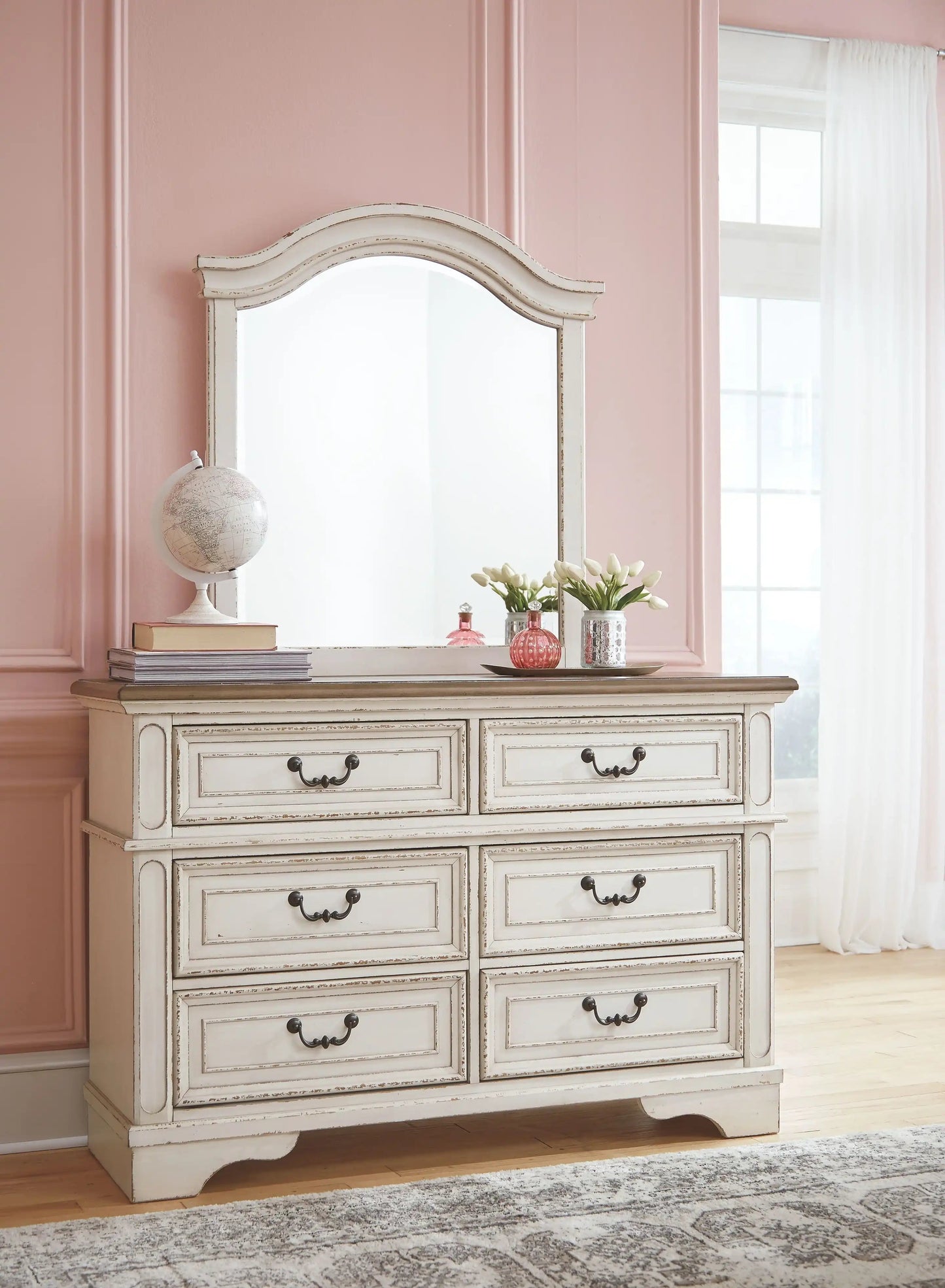 Realyn - Dresser, Mirror, White