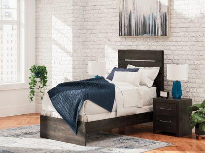 Hollivern - Panel Bed, King, Dark Gray