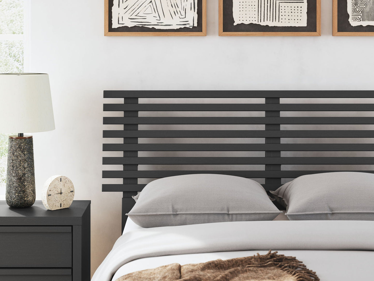 Danziar - Slat Panel Bed, King, Black