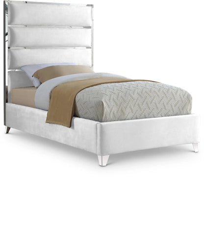 Zuma - Bed, Queen, Black